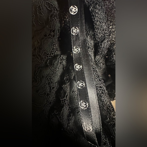 MISGUIDED Black Premium Lace Tie Front Beach Top & Matching Shorts Women’s Sz 4 - Picture 10 of 15